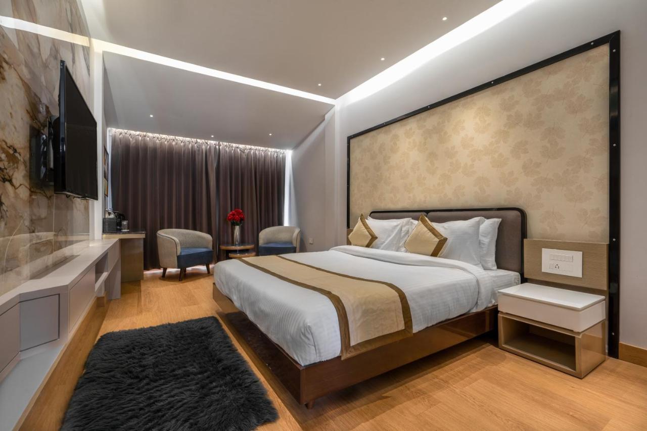 Hotel Sterling Legacy Šimla Exteriér fotografie