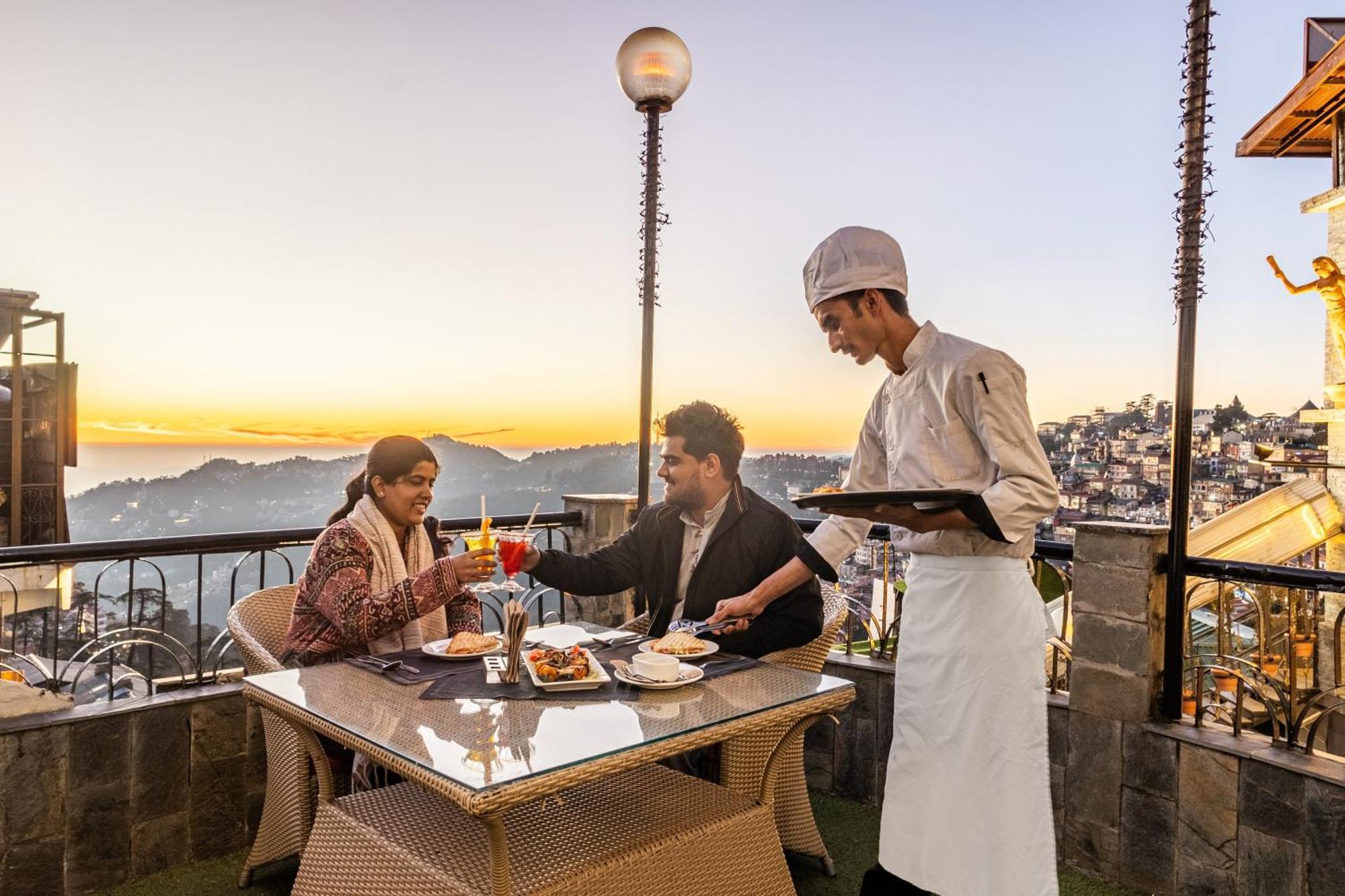 Hotel Sterling Legacy Šimla Exteriér fotografie