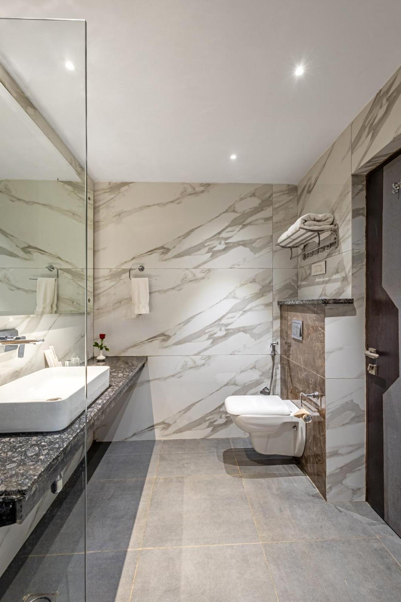Hotel Sterling Legacy Šimla Exteriér fotografie